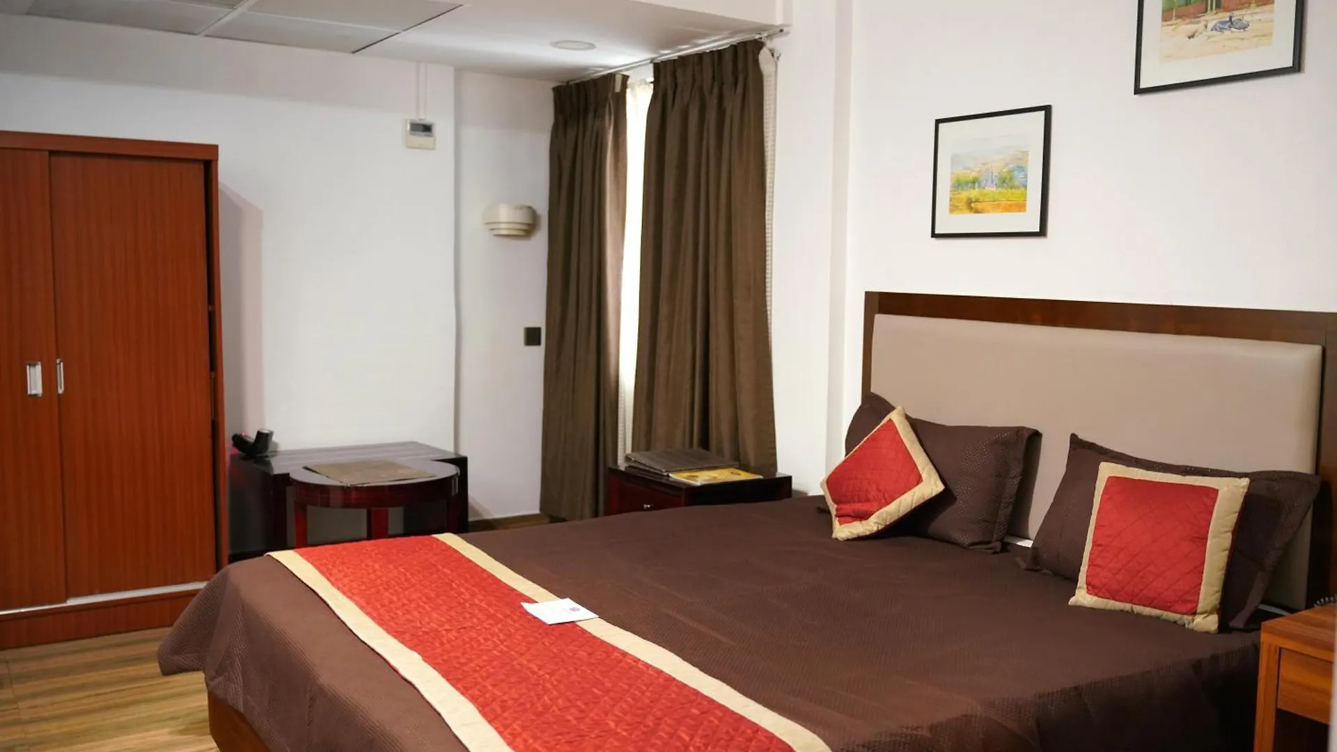 Kga Elite Continental Hotel Tiruvalla